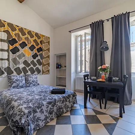 Apartment Les Temps Modernes - Nuit A Nimes